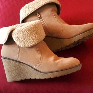 Very nice roll up/down warm wedge heel dress boots